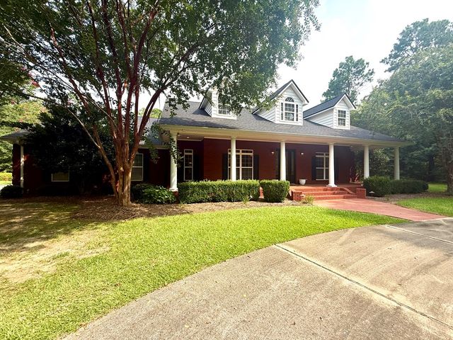 12 Harrington Ln, Dothan, AL 36305