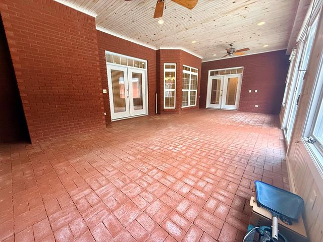 12 Harrington Ln, Dothan, AL 36305