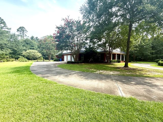 12 Harrington Ln, Dothan, AL 36305