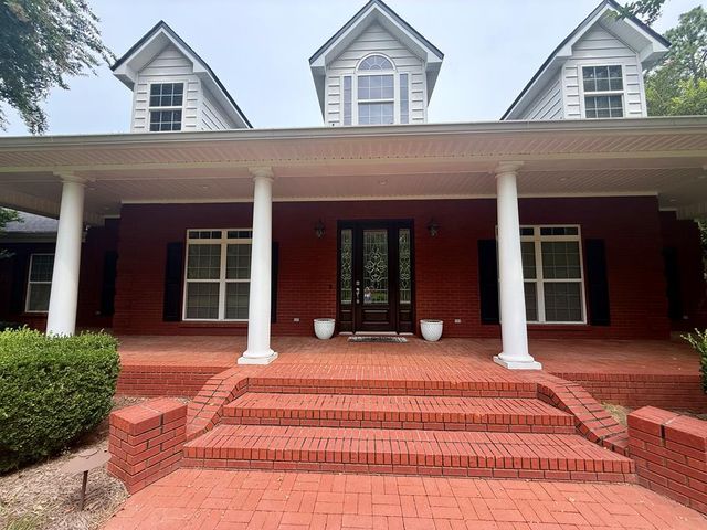 12 Harrington Ln, Dothan, AL 36305