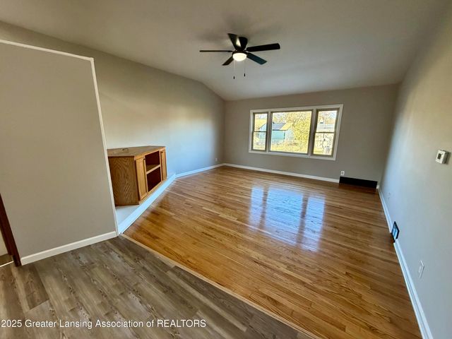 2521 Hopkins Avenue, Lansing, MI 48912