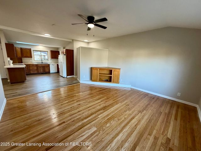 2521 Hopkins Avenue, Lansing, MI 48912