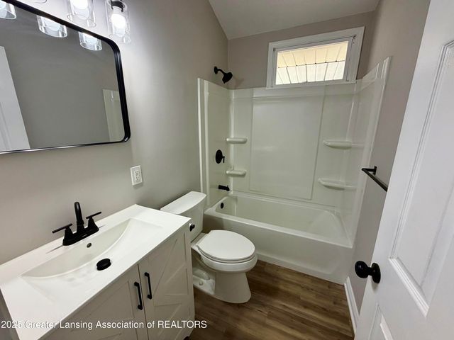 2521 Hopkins Avenue, Lansing, MI 48912