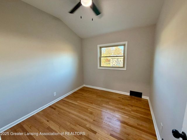 2521 Hopkins Avenue, Lansing, MI 48912