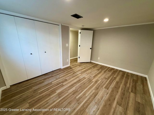 2521 Hopkins Avenue, Lansing, MI 48912