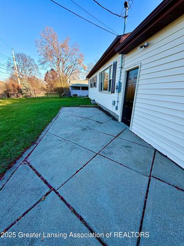 2521 Hopkins Avenue, Lansing, MI 48912