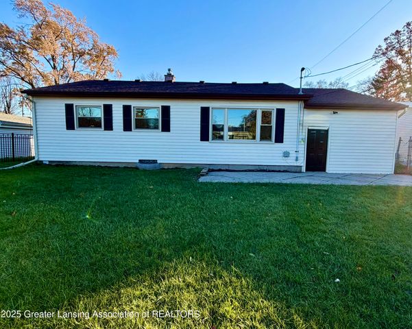 2521 Hopkins Avenue, Lansing, MI 48912