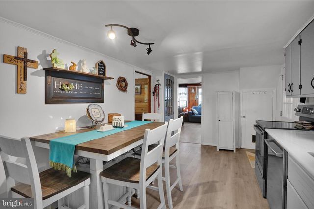 1825 MOSELEM SPRINGS RD, Hamburg, PA 19526