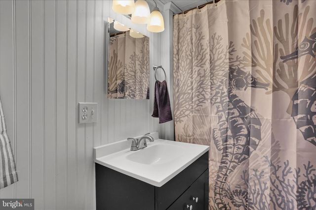 1825 MOSELEM SPRINGS RD, Hamburg, PA 19526