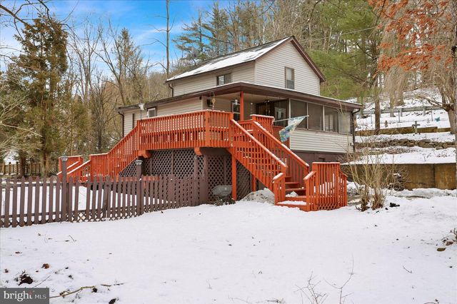 1825 MOSELEM SPRINGS RD, Hamburg, PA 19526