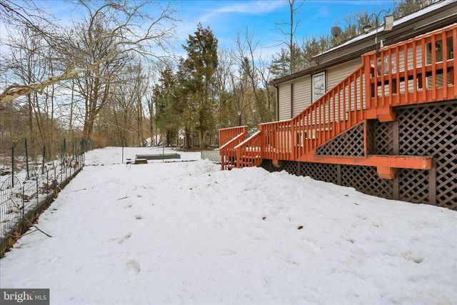 1825 MOSELEM SPRINGS RD, Hamburg, PA 19526