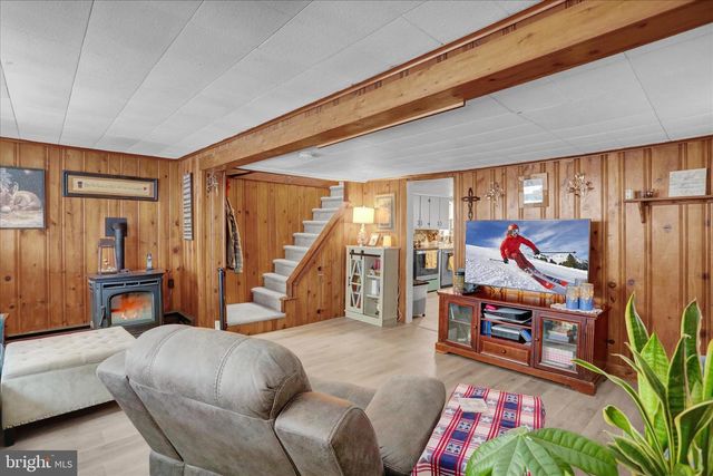 1825 MOSELEM SPRINGS RD, Hamburg, PA 19526