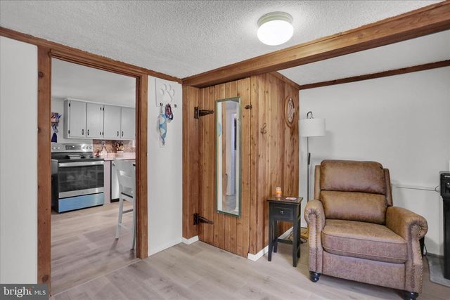 1825 MOSELEM SPRINGS RD, Hamburg, PA 19526