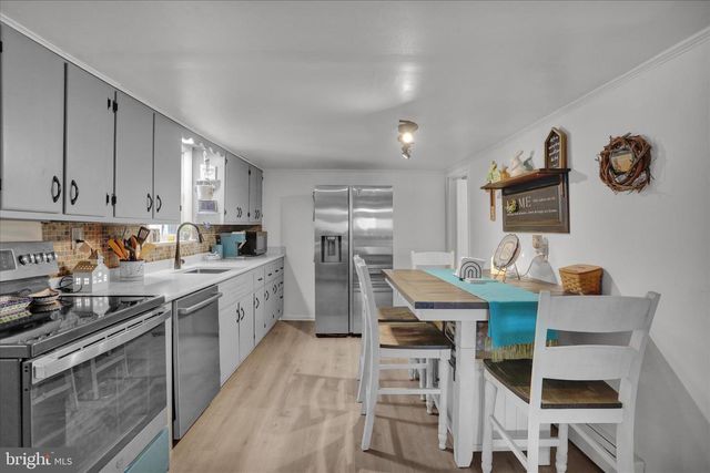 1825 MOSELEM SPRINGS RD, Hamburg, PA 19526