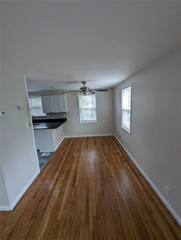 45 New Lexington Road 45, North Kingstown, RI 02852