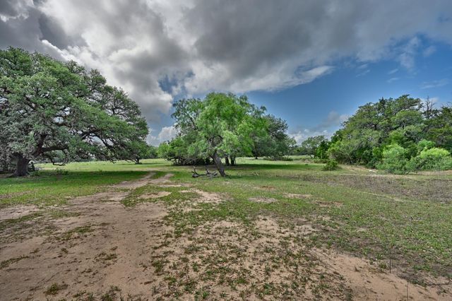 0000 Mcelroy Lane, New Ulm, TX 78950