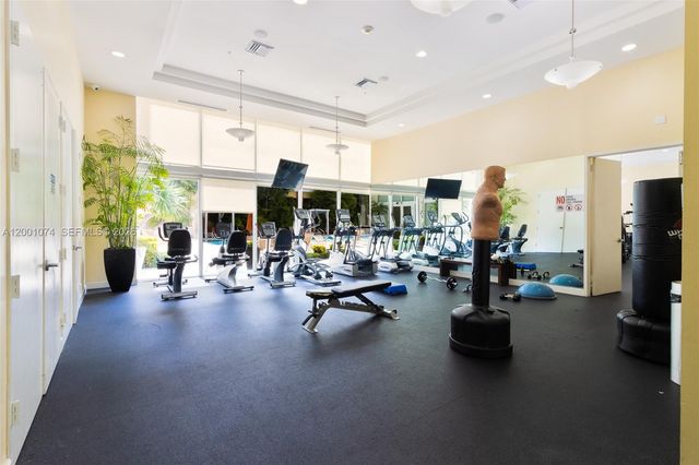 2775 NE 187th St 319, Aventura, FL 33180