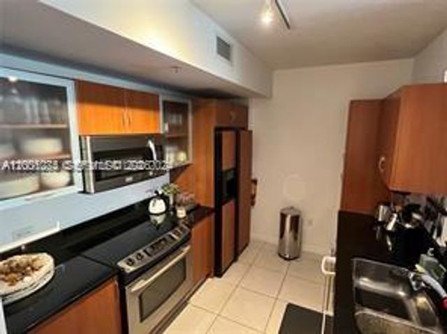 2775 NE 187th St 319, Aventura, FL 33180