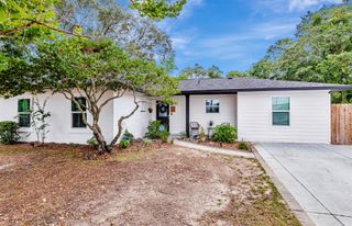 22 NW Robinwood Drive, Fort Walton Beach, FL 32548