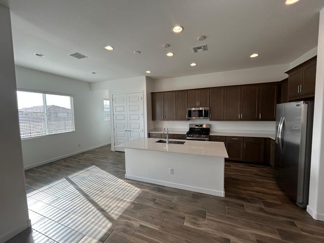 25509 N 149th Avenue, Surprise, AZ 85387