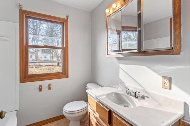 2007 N DIVISION STREET, Appleton, WI 54911