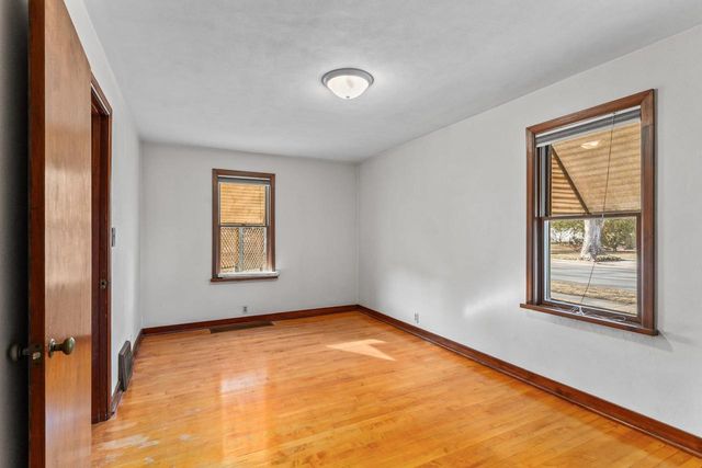 2007 N DIVISION STREET, Appleton, WI 54911