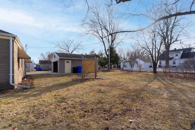 2007 N DIVISION STREET, Appleton, WI 54911