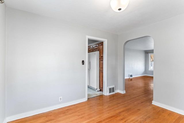 2007 N DIVISION STREET, Appleton, WI 54911