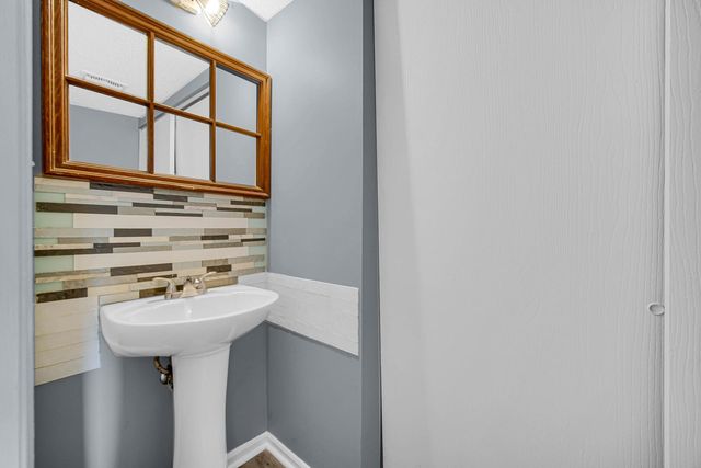 1116 W 59th Place, Merrillville, IN 46410