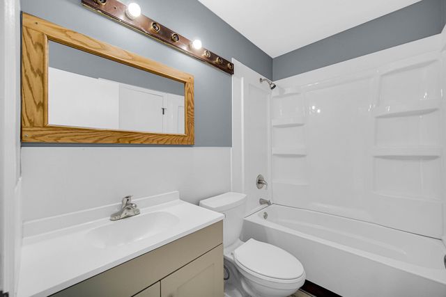 1116 W 59th Place, Merrillville, IN 46410