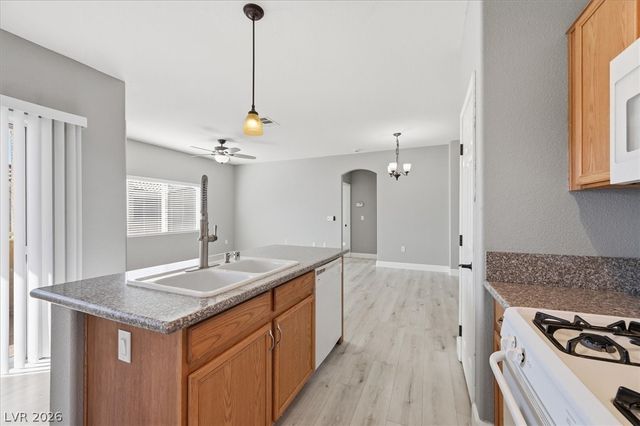 6312 Desert Leaf Street 201, North Las Vegas, NV 89081