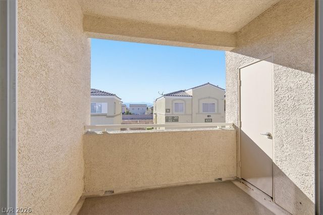 6312 Desert Leaf Street 201, North Las Vegas, NV 89081