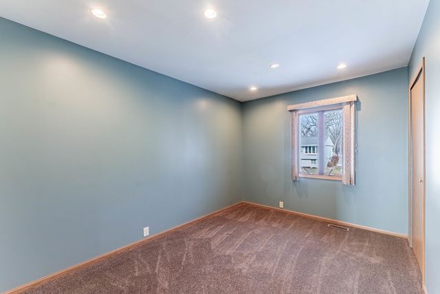 729 Yates Avenue, Romeoville, IL 60446