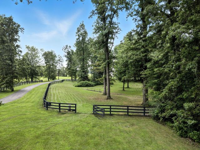 8174 Windy Hollow Road, Johnstown, OH 43031