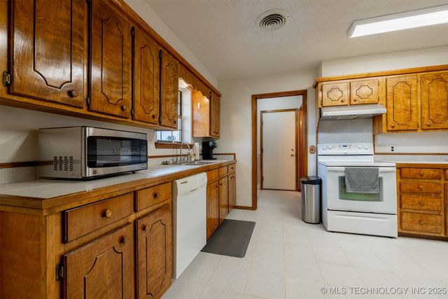 171 3rd Street, Jennings, OK 74038