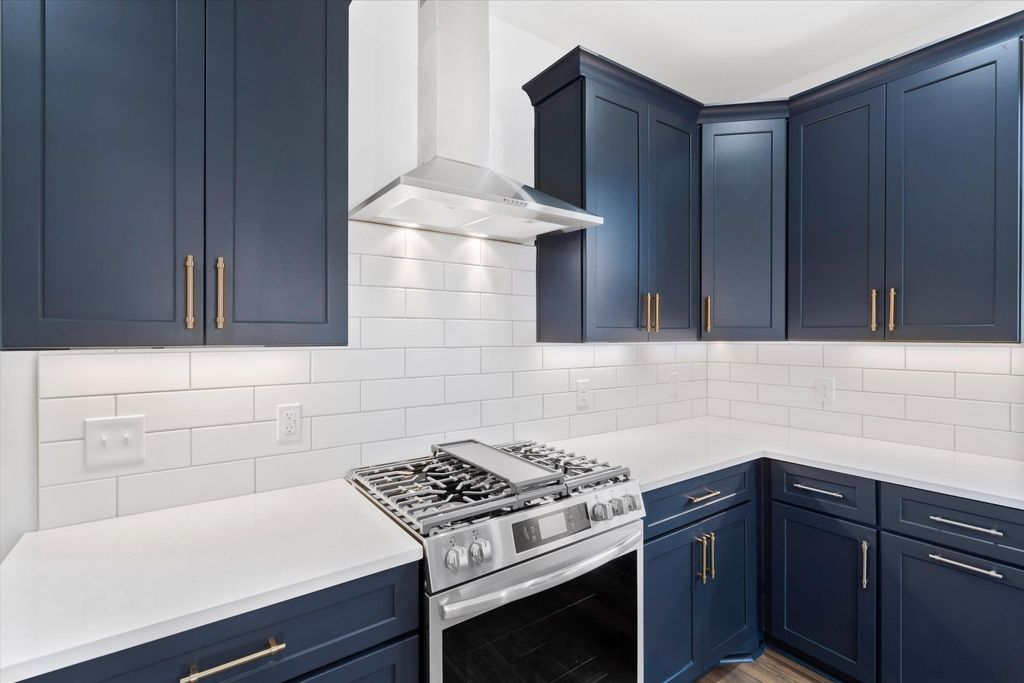 Image 9 of property listing at 536 Hayes Pk Boulevard, Johns Island, SC 29455