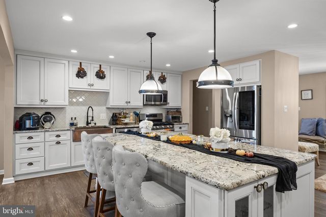 155 TUCKERTON RD, Medford Lakes, NJ 08055