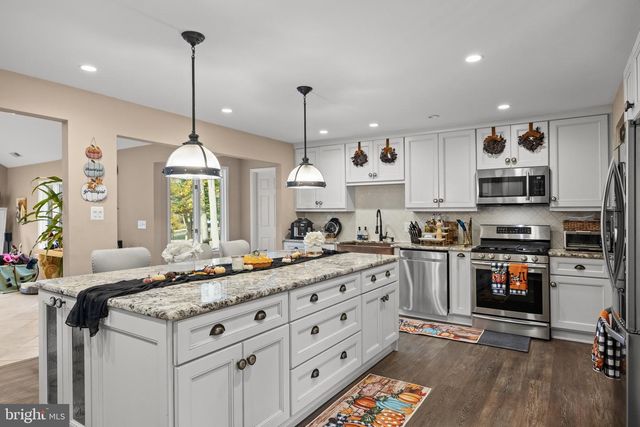 155 TUCKERTON RD, Medford Lakes, NJ 08055