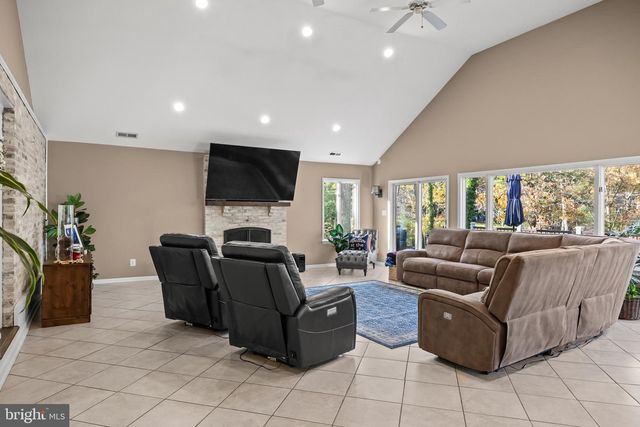 155 TUCKERTON RD, Medford Lakes, NJ 08055