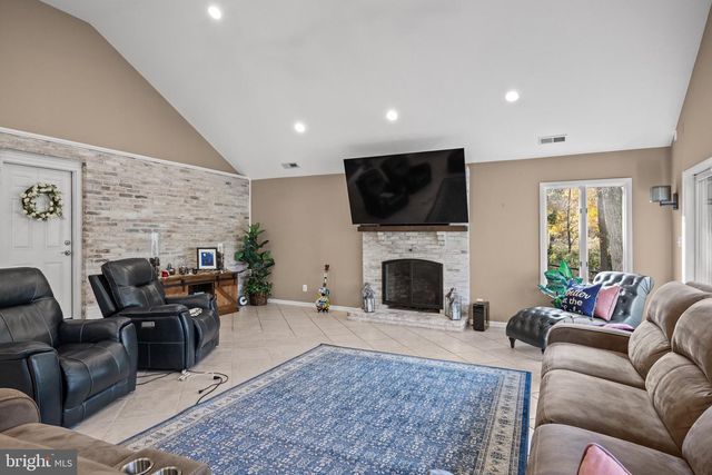 155 TUCKERTON RD, Medford Lakes, NJ 08055