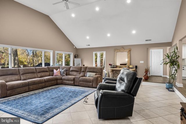 155 TUCKERTON RD, Medford Lakes, NJ 08055