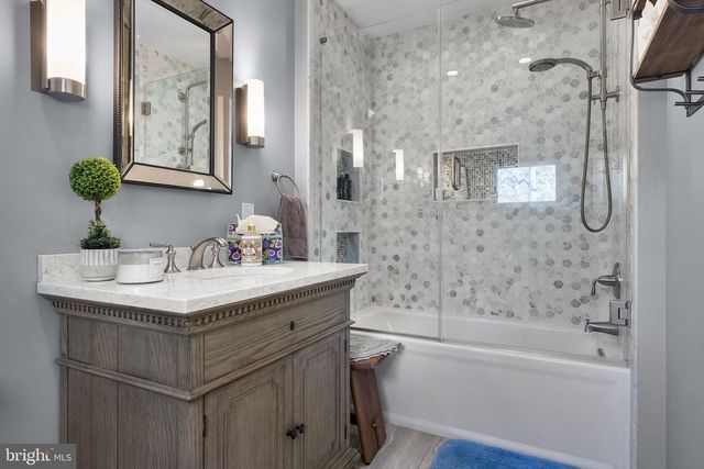 155 TUCKERTON RD, Medford Lakes, NJ 08055