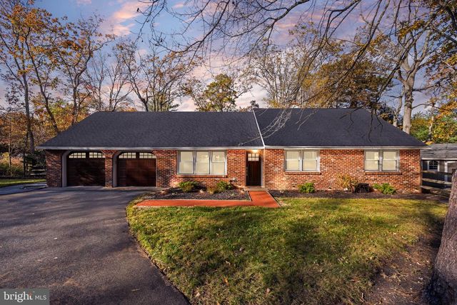 155 TUCKERTON RD, Medford Lakes, NJ 08055