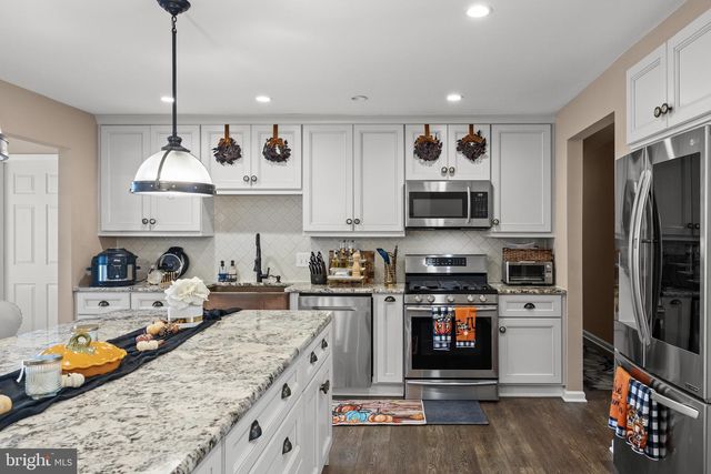 155 TUCKERTON RD, Medford Lakes, NJ 08055