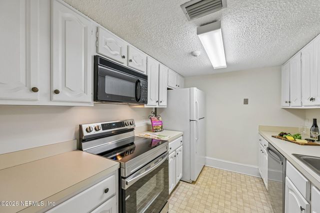 5303 ORTEGA Boulevard 103, Jacksonville, FL 32210