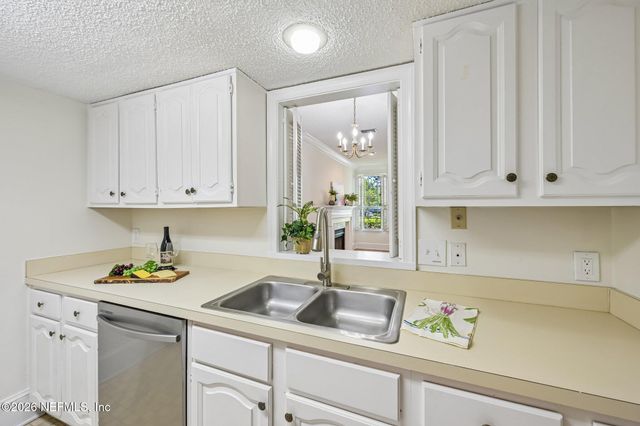 5303 ORTEGA Boulevard 103, Jacksonville, FL 32210