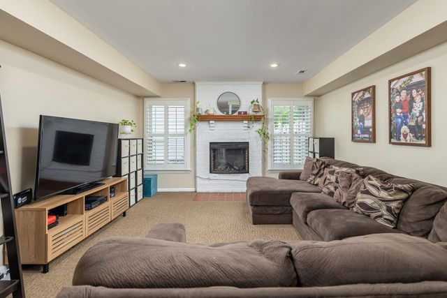 39 E HOLLY AVE, Sewell, NJ 08080