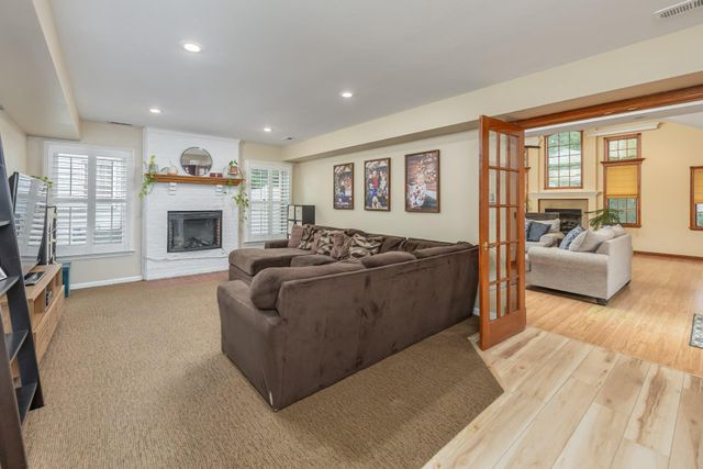 39 E HOLLY AVE, Sewell, NJ 08080