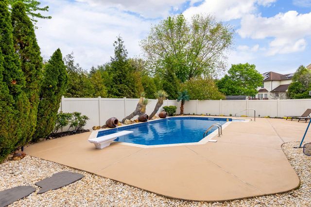 39 E HOLLY AVE, Sewell, NJ 08080