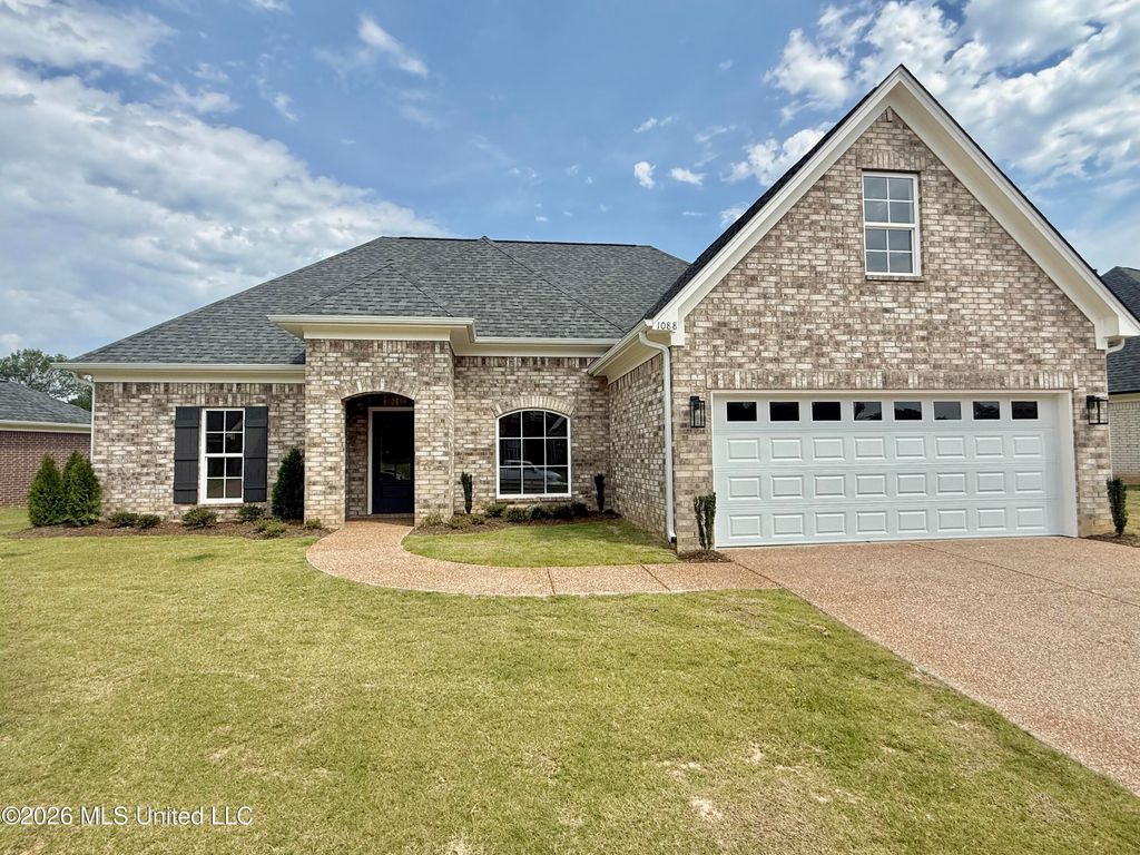 1088 Great Glen Drive, Southaven, MS 38671 — exterior